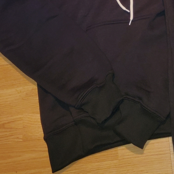 Sweatsuit - Picture 4 of 7